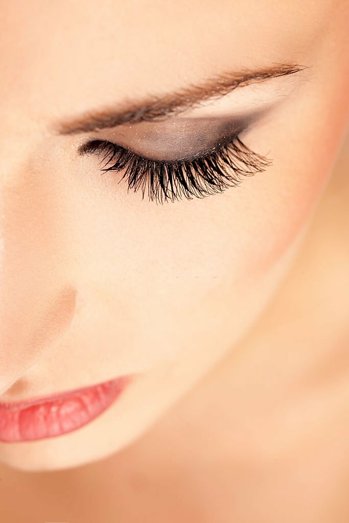 EYELASHES EXTENSIONS